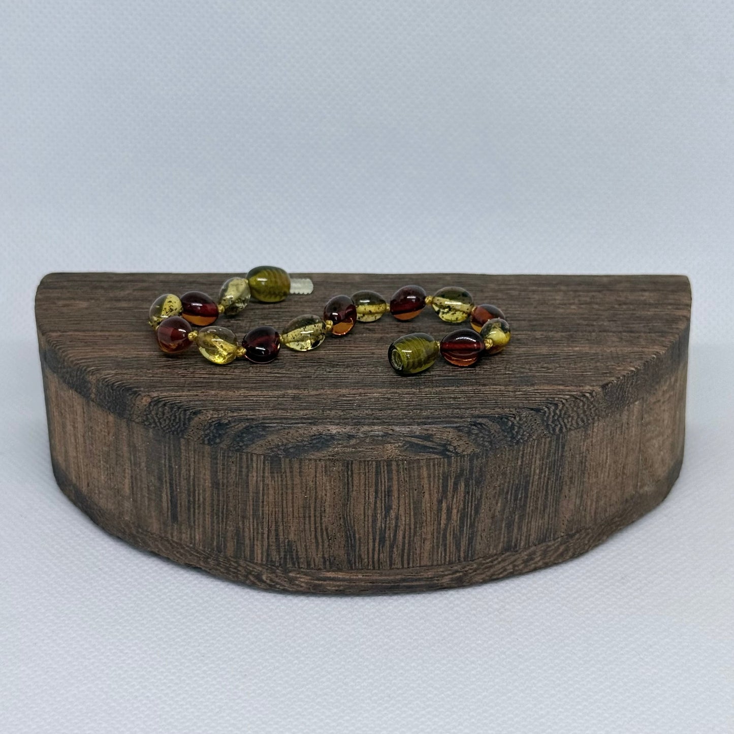Caramel/Olive-Oval-5.5" clasp